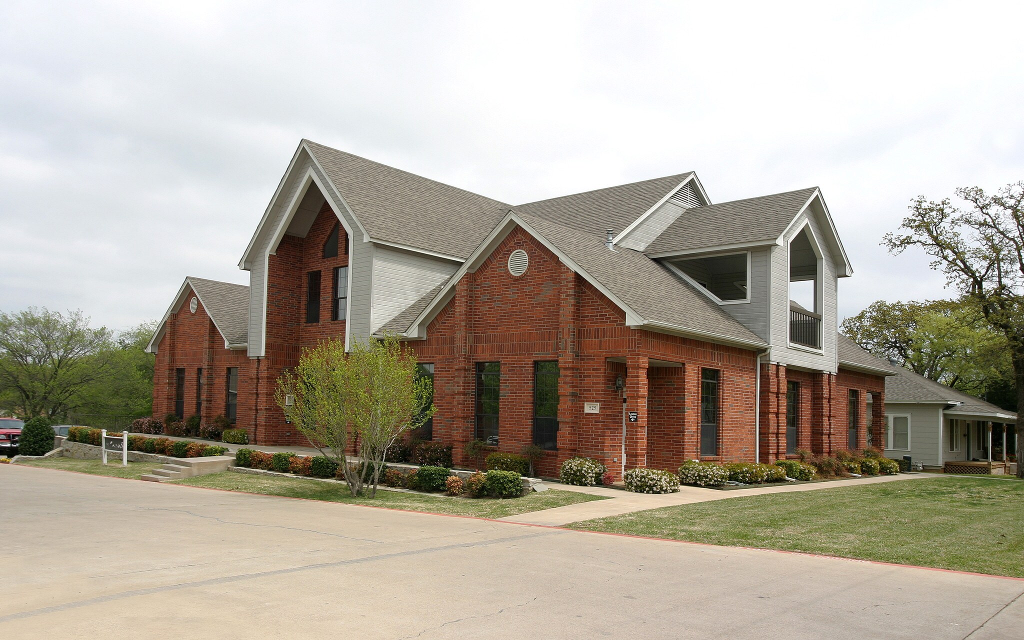 525 S Carroll Blvd, Denton, TX à louer Photo principale- Image 1 de 9