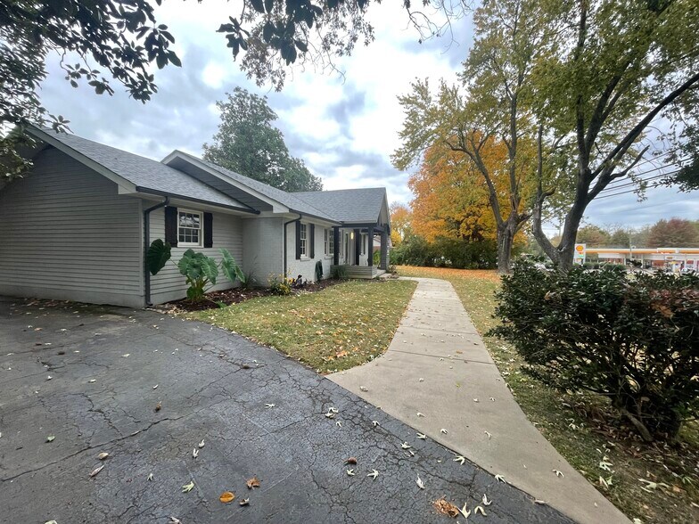 1475 Columbia Ave, Franklin, TN à louer - Photo du bâtiment - Image 2 de 12