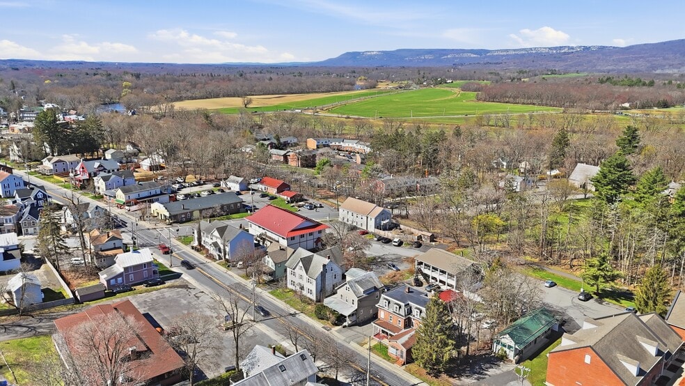 39 N Chestnut St, New Paltz, NY for sale - Building Photo - Image 2 of 35