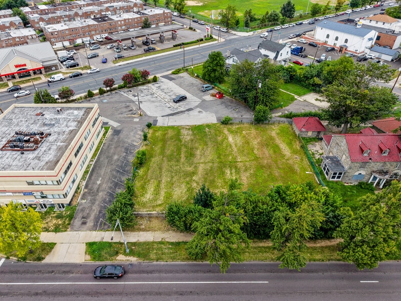 6418 Roosevelt Blvd, Philadelphia, PA for lease - Primary Photo - Image 1 of 9