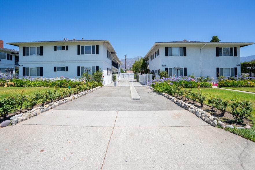 921-933 W Huntington Dr, Arcadia, CA for sale - Building Photo - Image 2 of 27