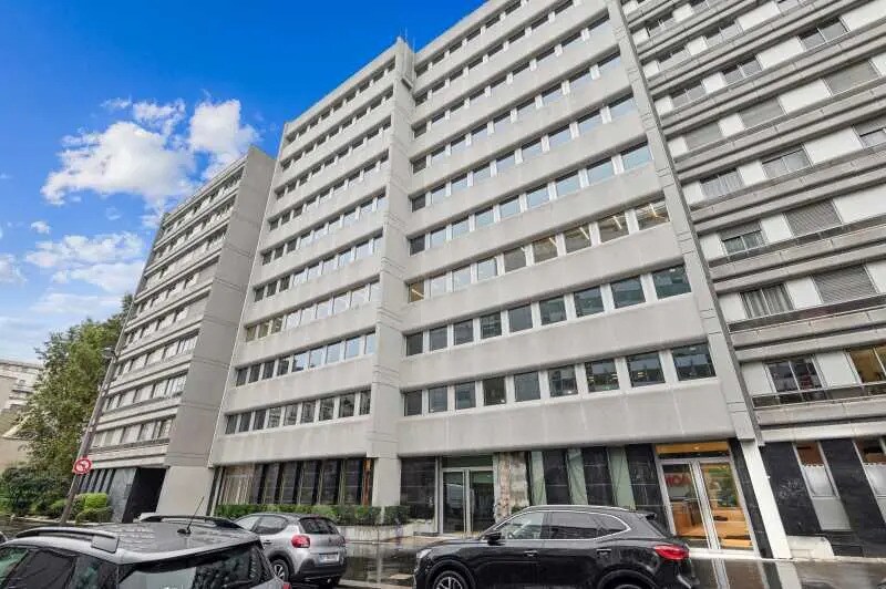 Office in Paris for lease - Building Photo - Image 1 of 29