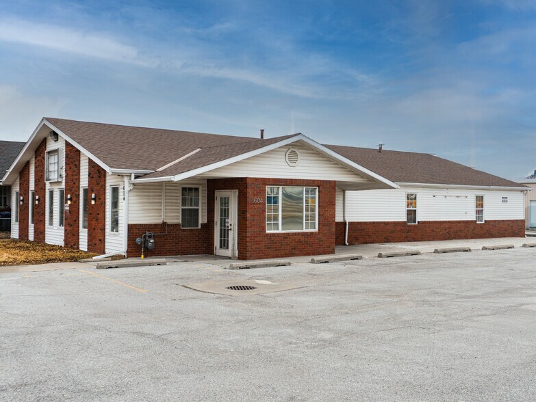 1604 2nd Ave, Council Bluffs, IA à vendre - Photo du bâtiment - Image 1 de 30