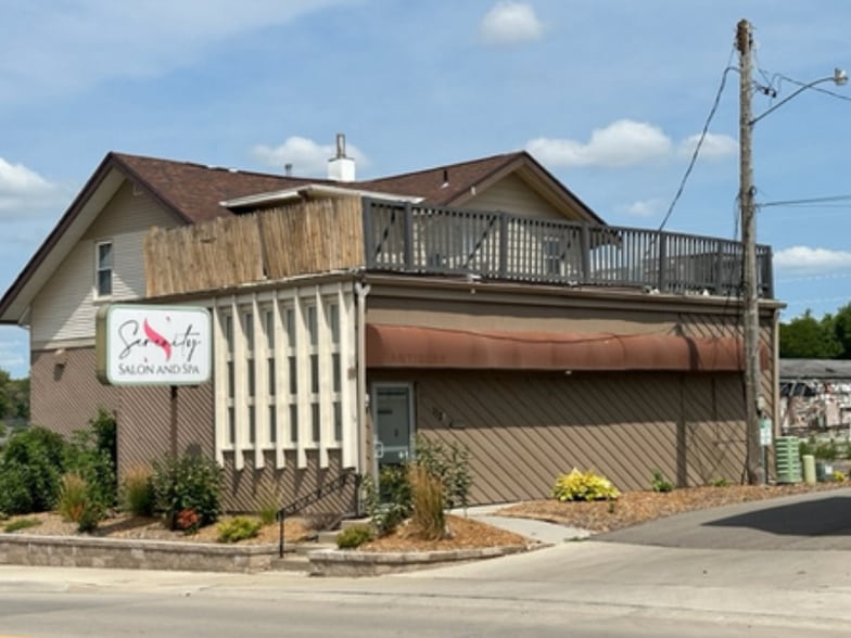 Cedar Rapids Commercial Portfolio portfolio of 3 properties for sale on LoopNet.ca - Building Photo - Image 1 of 4