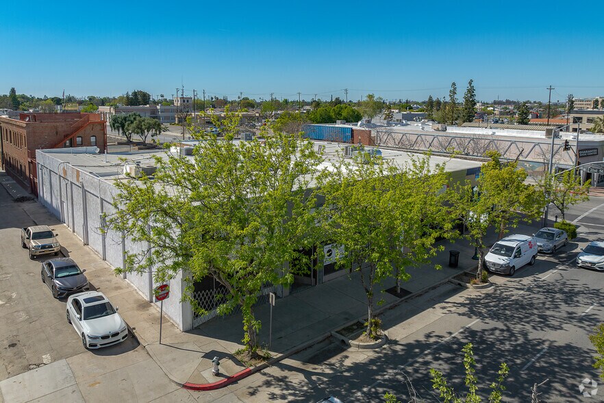 2019-2023 Chester Ave, Bakersfield, CA à louer - Photo du bâtiment - Image 2 de 3
