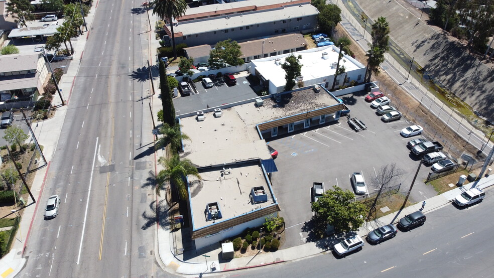311 E Washington Ave, Escondido, CA for lease - Building Photo - Image 3 of 9