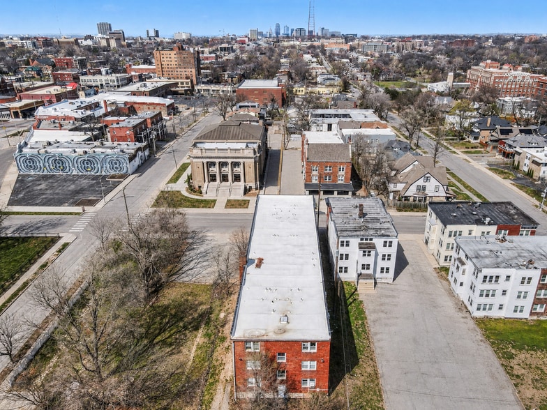 109 E 40th St, Kansas City, MO à vendre - Photo du bâtiment - Image 3 de 26