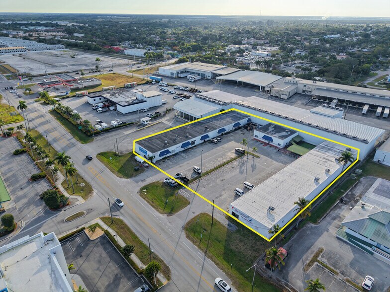 210 N Krome Ave, Florida City, FL à vendre - Photo du bâtiment - Image 3 de 9