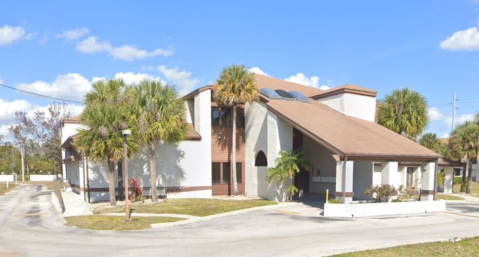 5736 S Texas Ave, Orlando, FL for lease - Primary Photo - Image 1 of 20