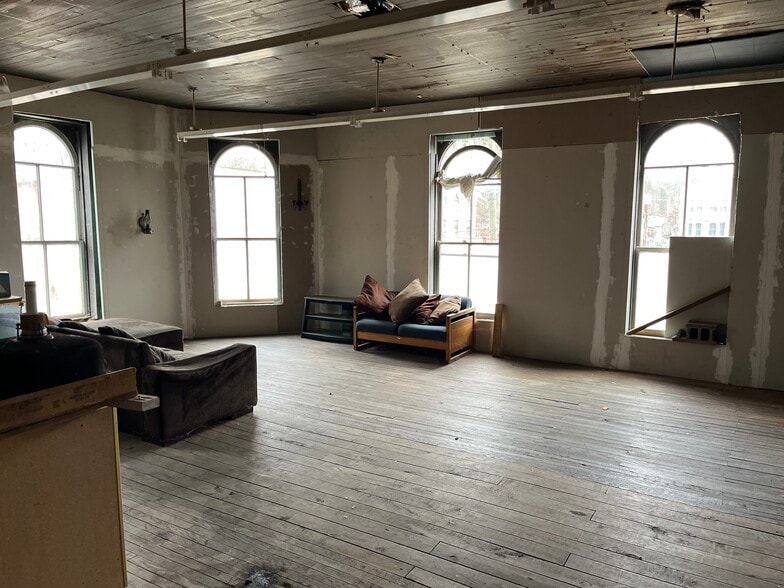 226 Main St, Sutton, WV à louer - Photo intérieure - Image 3 de 9