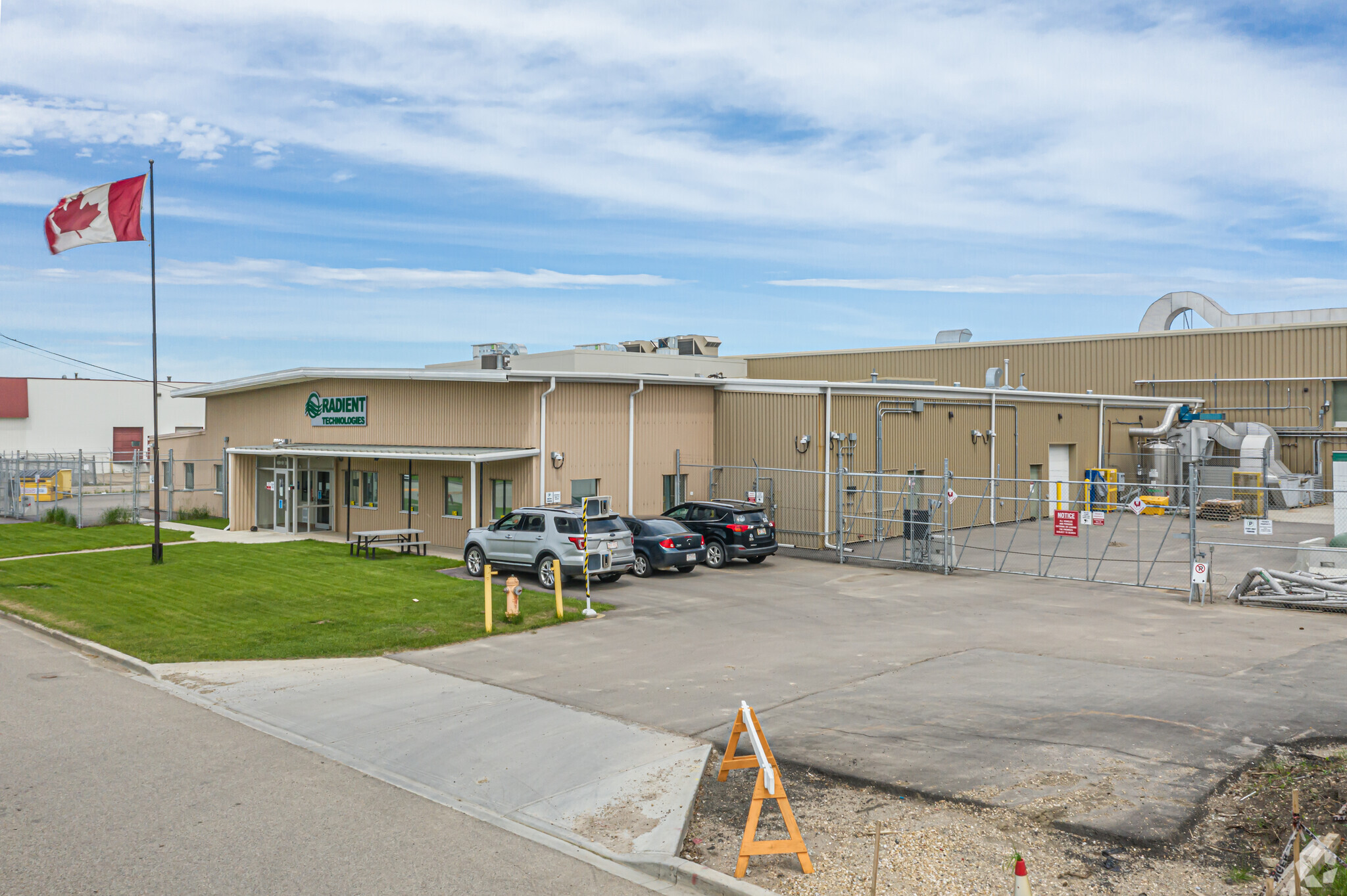 4035 101st St NW, Edmonton, AB for lease Primary Photo- Image 1 of 6