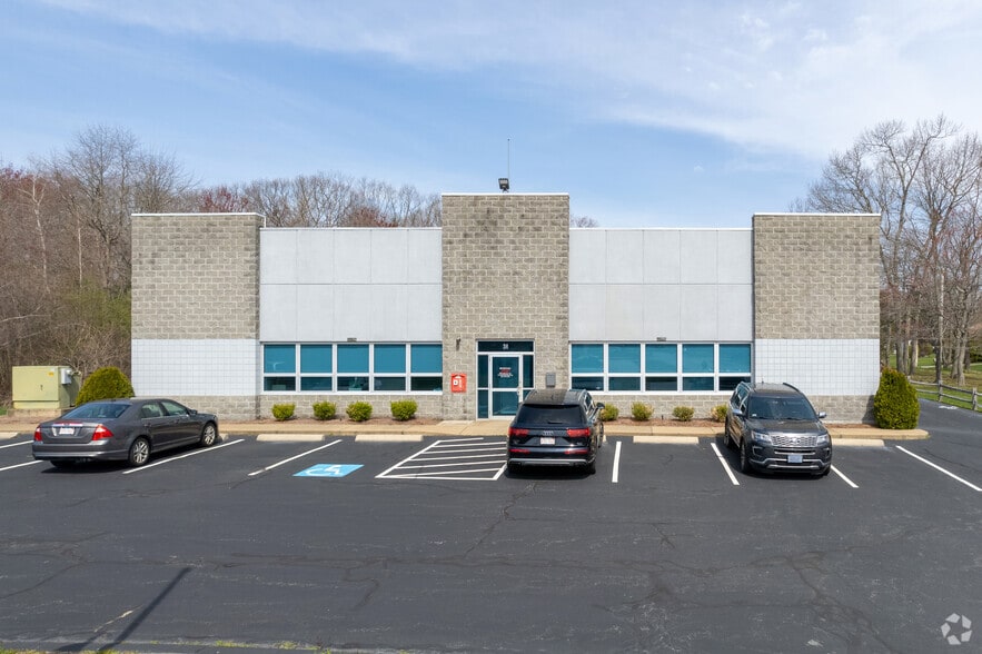 34 Bellows Rd, Raynham, MA for lease - Building Photo - Image 2 of 6