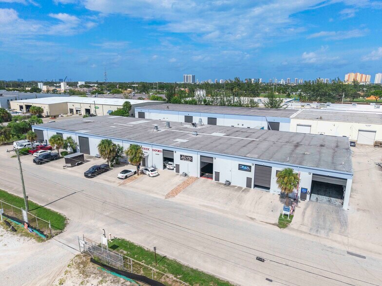 1700-2060 Avenue L, Riviera Beach, FL for lease - Building Photo - Image 3 of 6