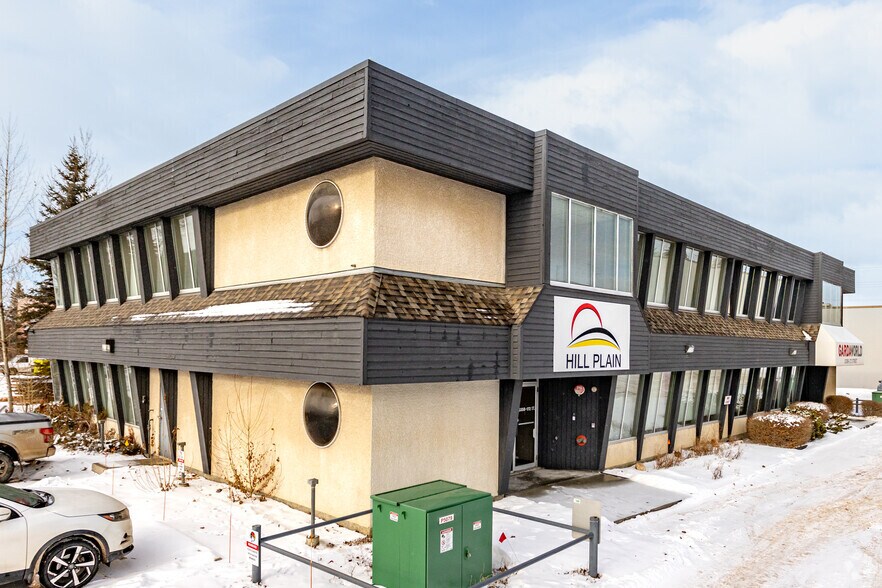 10366 172 St NW, Edmonton, AB à vendre - Photo du bâtiment - Image 3 de 3