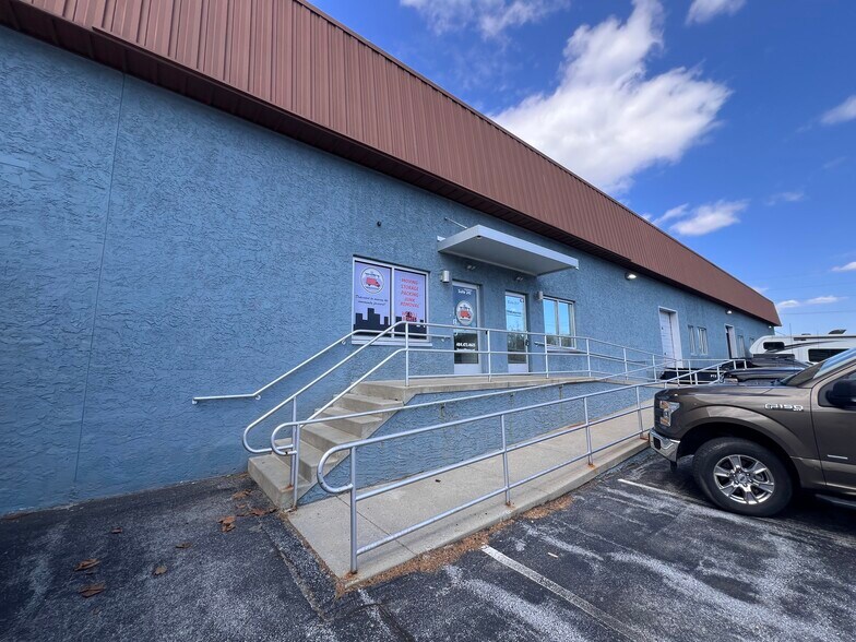 243-251 Welsh Pool Rd, Exton, PA for lease - Building Photo - Image 1 of 6