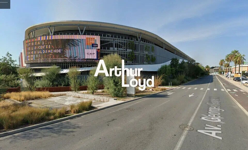 Office in Saint-Laurent-du-Var for lease - Building Photo - Image 1 of 7