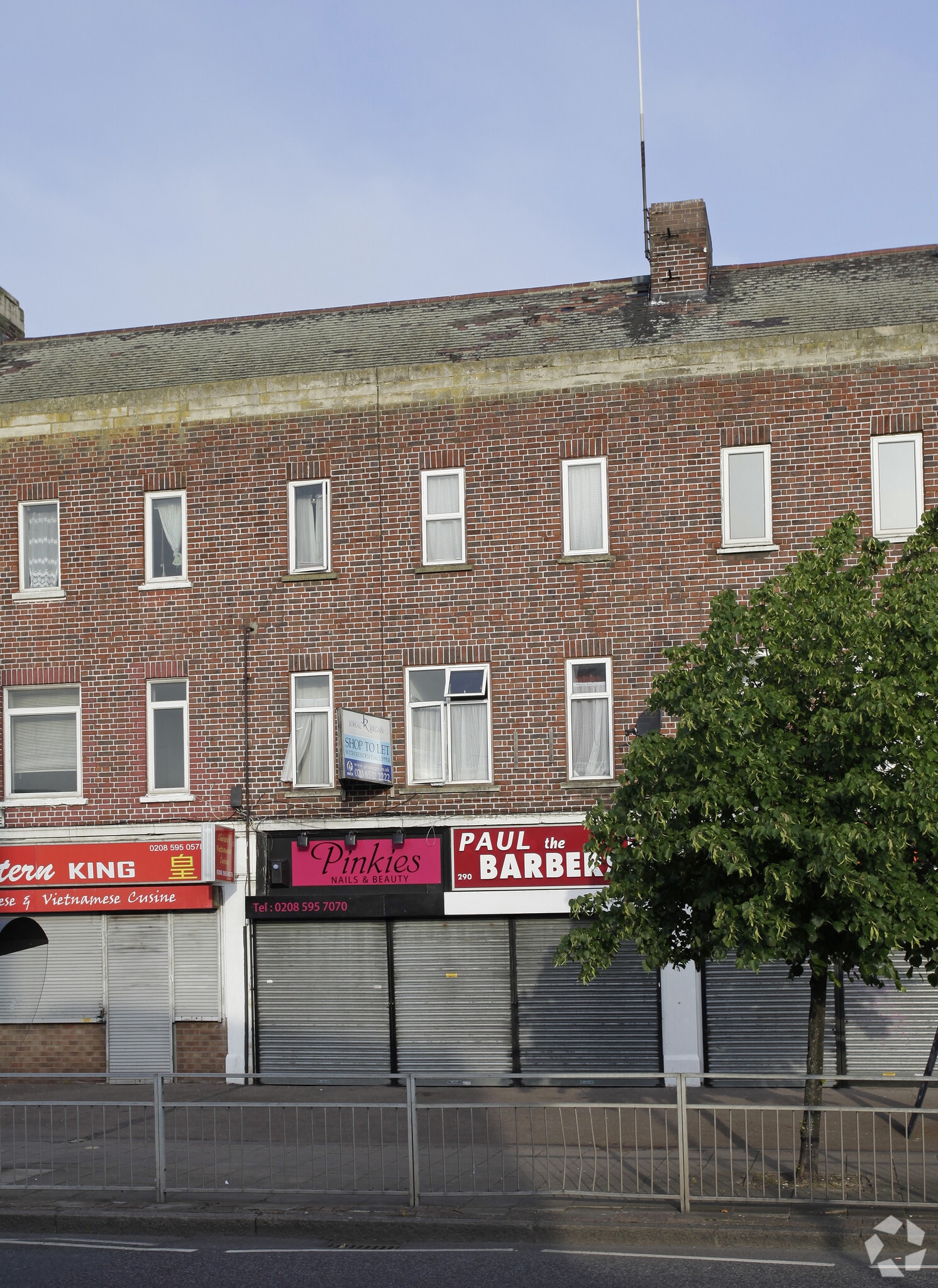 290 Lodge Ave, Dagenham for lease Primary Photo- Image 1 of 6