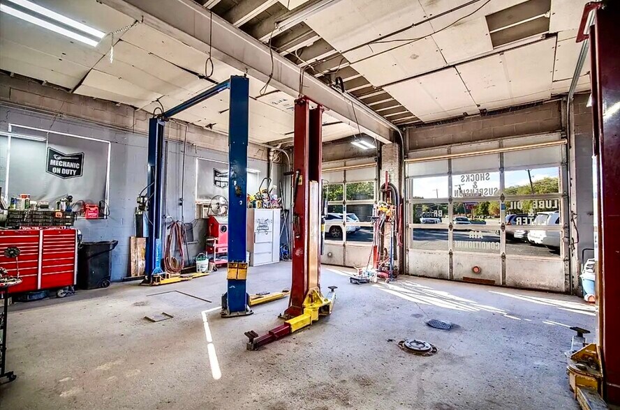 1615 Osgood St, North Andover, MA à vendre - Photo du bâtiment - Image 2 de 19