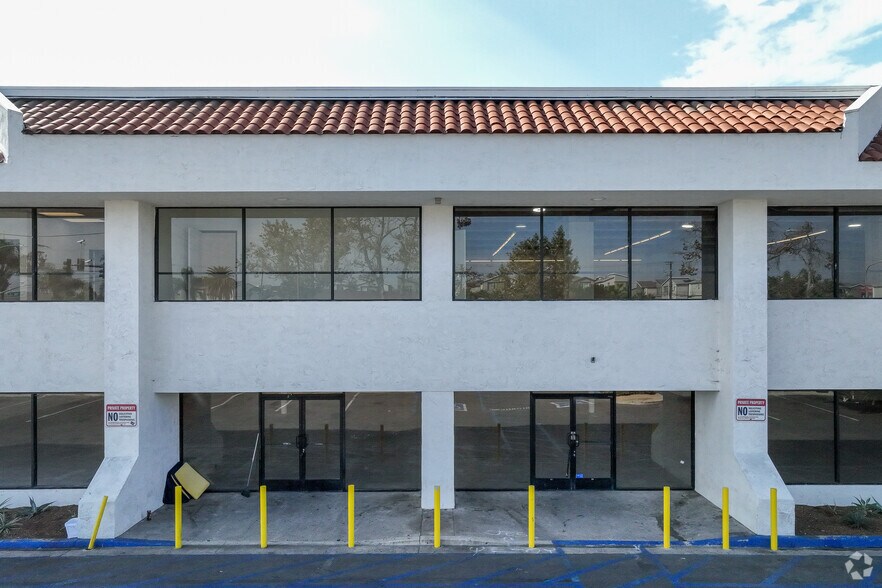 920 E 1st St, Santa Ana, CA à vendre - Photo du bâtiment - Image 2 de 11