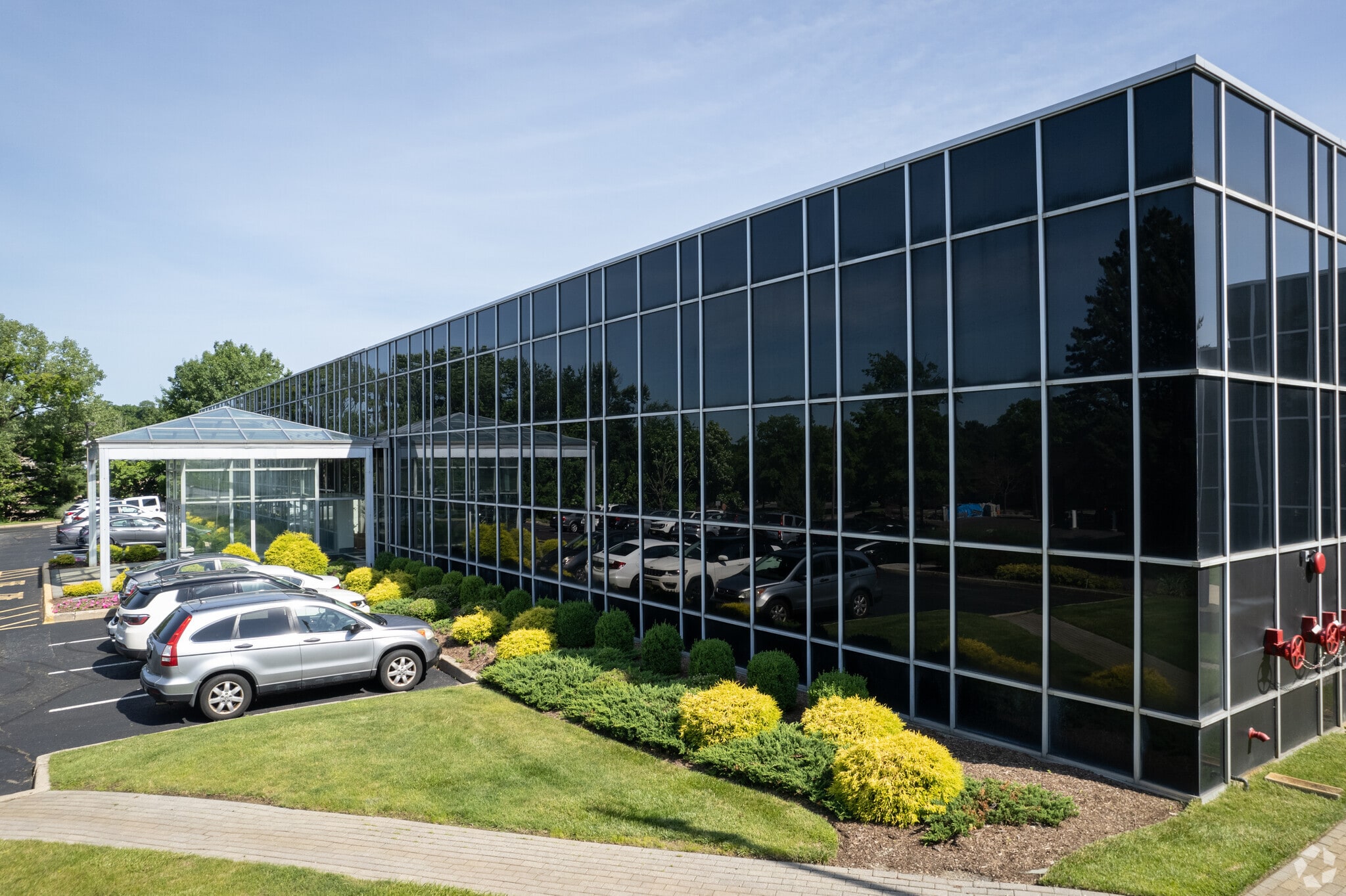 535 E Crescent Ave, Ramsey, NJ for lease Primary Photo- Image 1 of 6