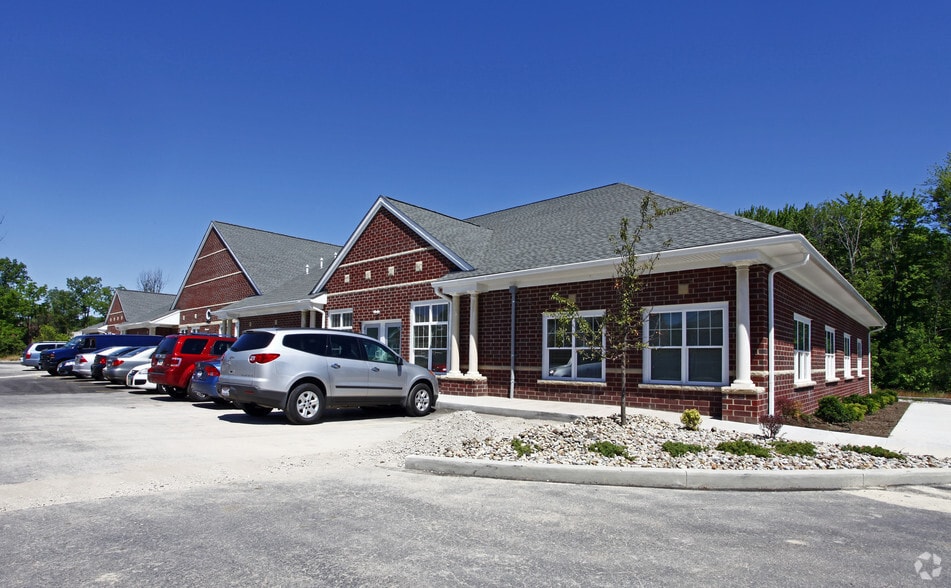 2181 E Aurora Rd, Twinsburg, OH for sale - Building Photo - Image 2 of 4