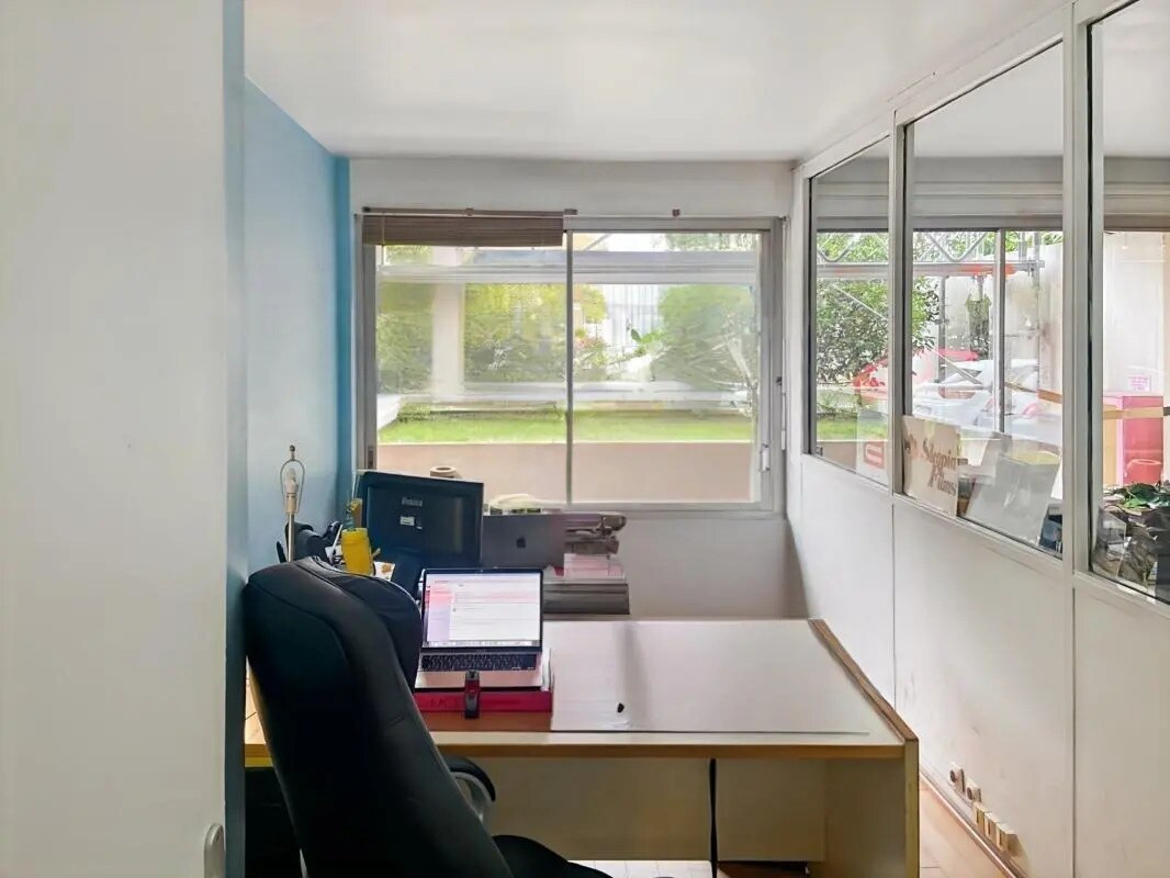 Bureau dans Courbevoie à vendre Photo du bâtiment- Image 1 de 7