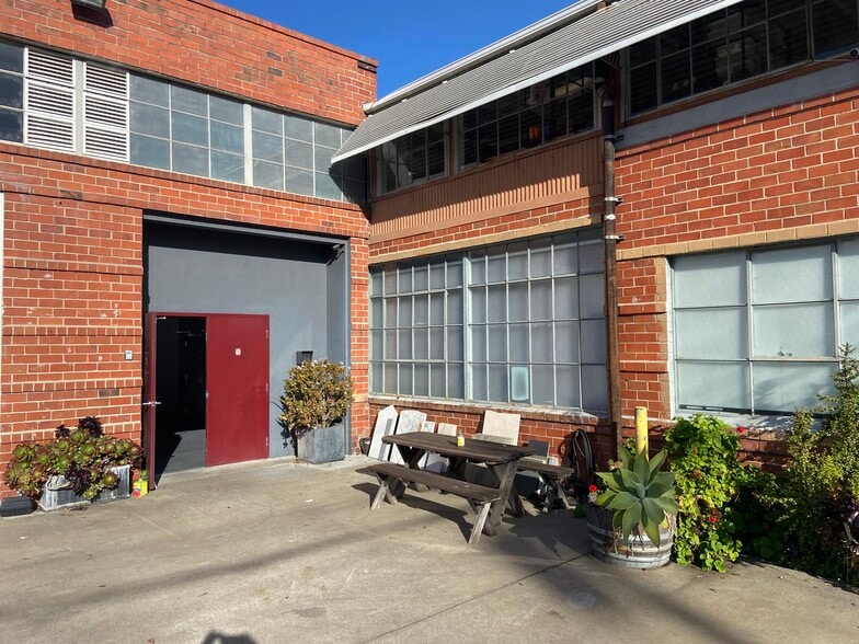 3015 Adeline St, Oakland, CA for lease - Building Photo - Image 3 of 8