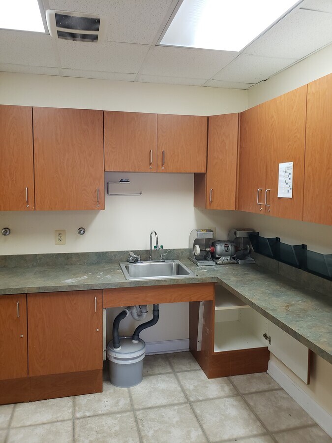 6201-6215 Executive Blvd, Rockville, MD 20852 - Unit 6209-6211 - - Interior Photo - Image 2 of 9