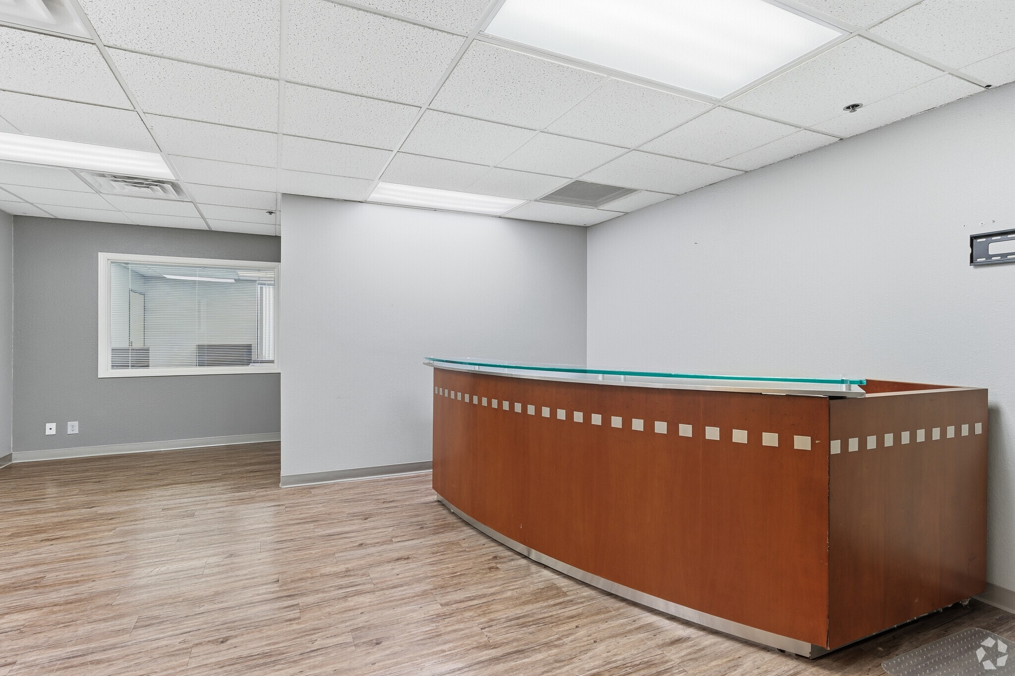 41593 Winchester Rd, Temecula, CA for lease Lobby- Image 1 of 3