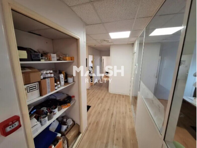 Office in Chassieu for lease - Interior Photo - Image 2 of 5