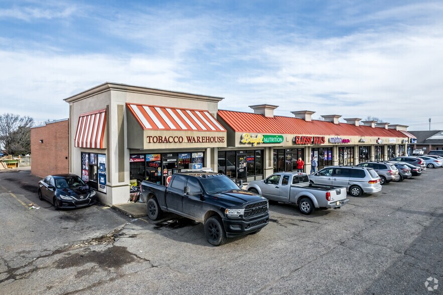 3042-3058 W Goodman Rd, Horn Lake, MS à louer - Photo du bâtiment - Image 3 de 7