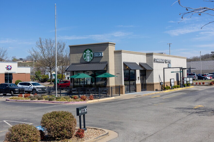 2034 Fayetteville Rd, Van Buren, AR à vendre - Photo du bâtiment - Image 2 de 4