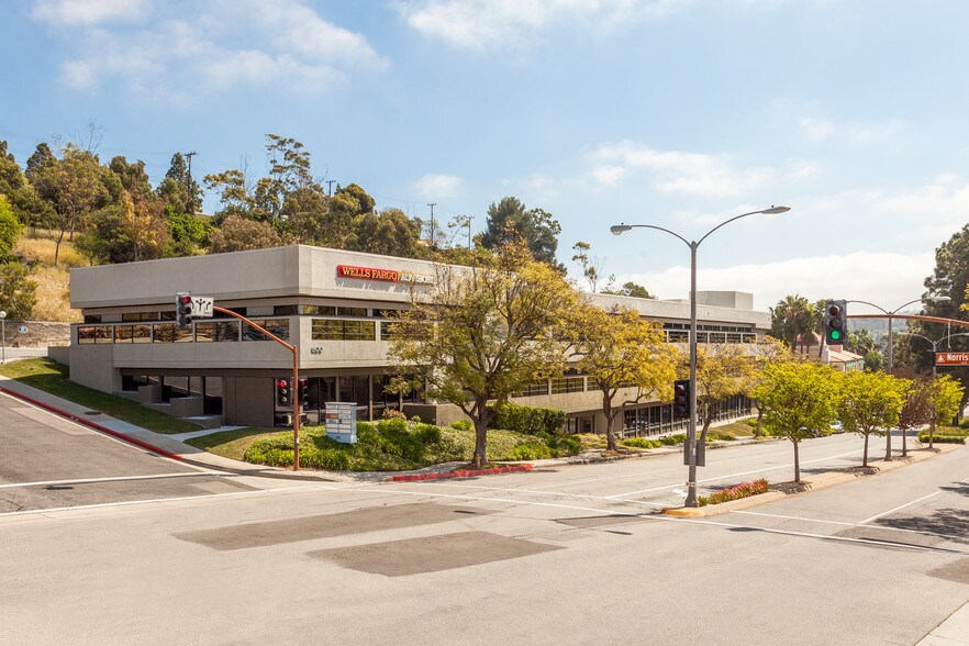 500 Silver Spur Rd, Rancho Palos Verdes, CA for lease - Primary Photo - Image 1 of 24