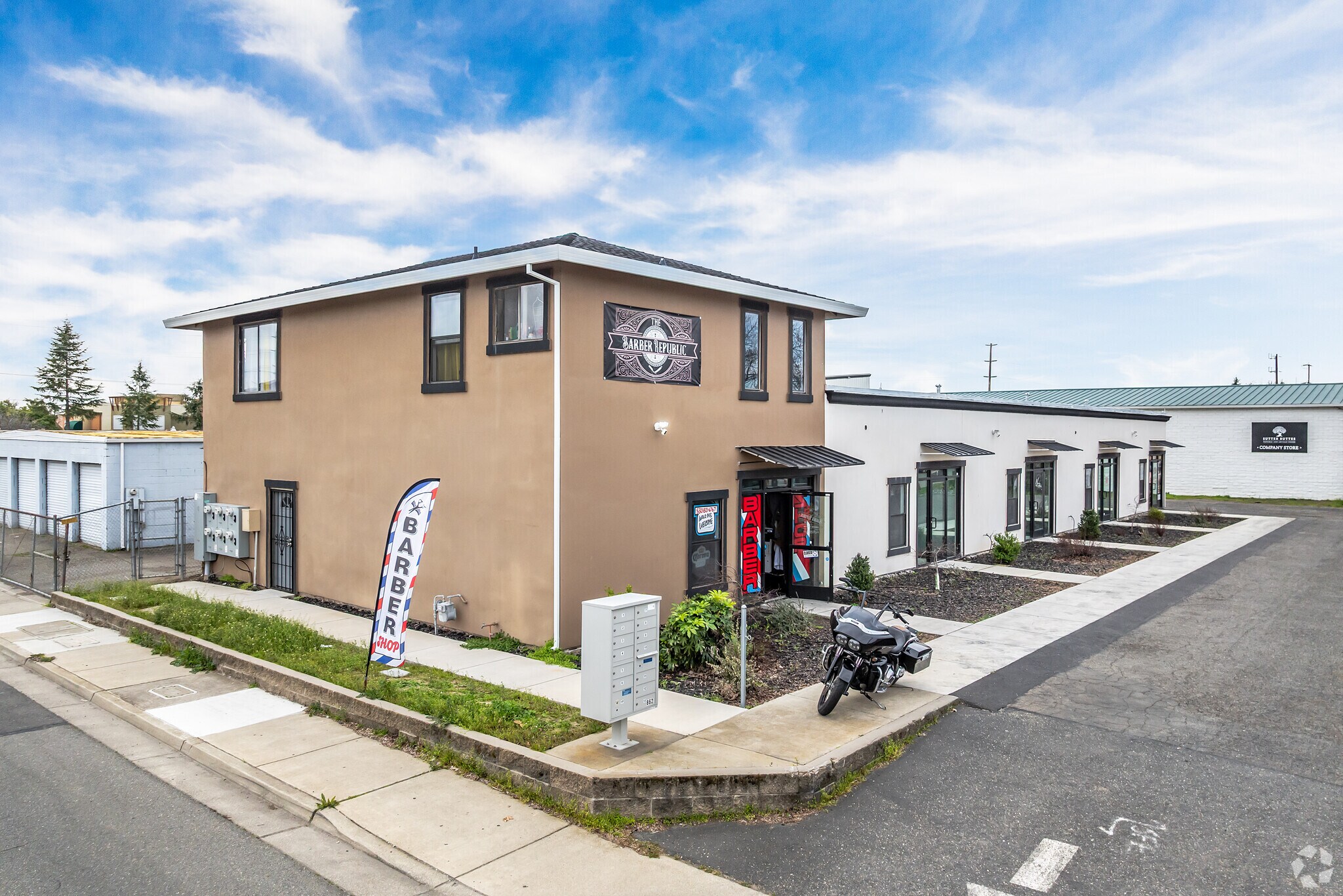 1600 Starr Dr, Yuba City, CA à louer Photo principale- Image 1 de 11