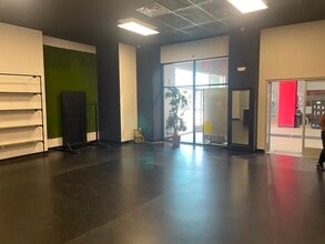 10000 Emmett F Lowry Expy, Texas City, TX for lease Interior Photo- Image 1 of 18