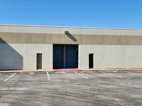 10837 E Newton Pl, Tulsa, OK for lease Building Photo- Image 1 of 7