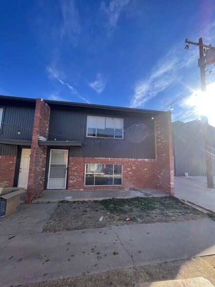 1303 65th Dr, Lubbock, TX à vendre - Photo du bâtiment - Image 2 de 13