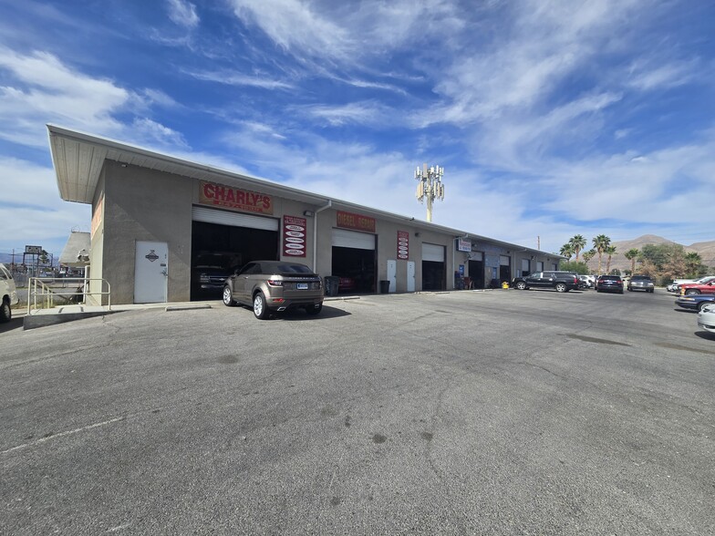 1498 N Nellis Blvd, Las Vegas, NV for lease - Building Photo - Image 1 of 8