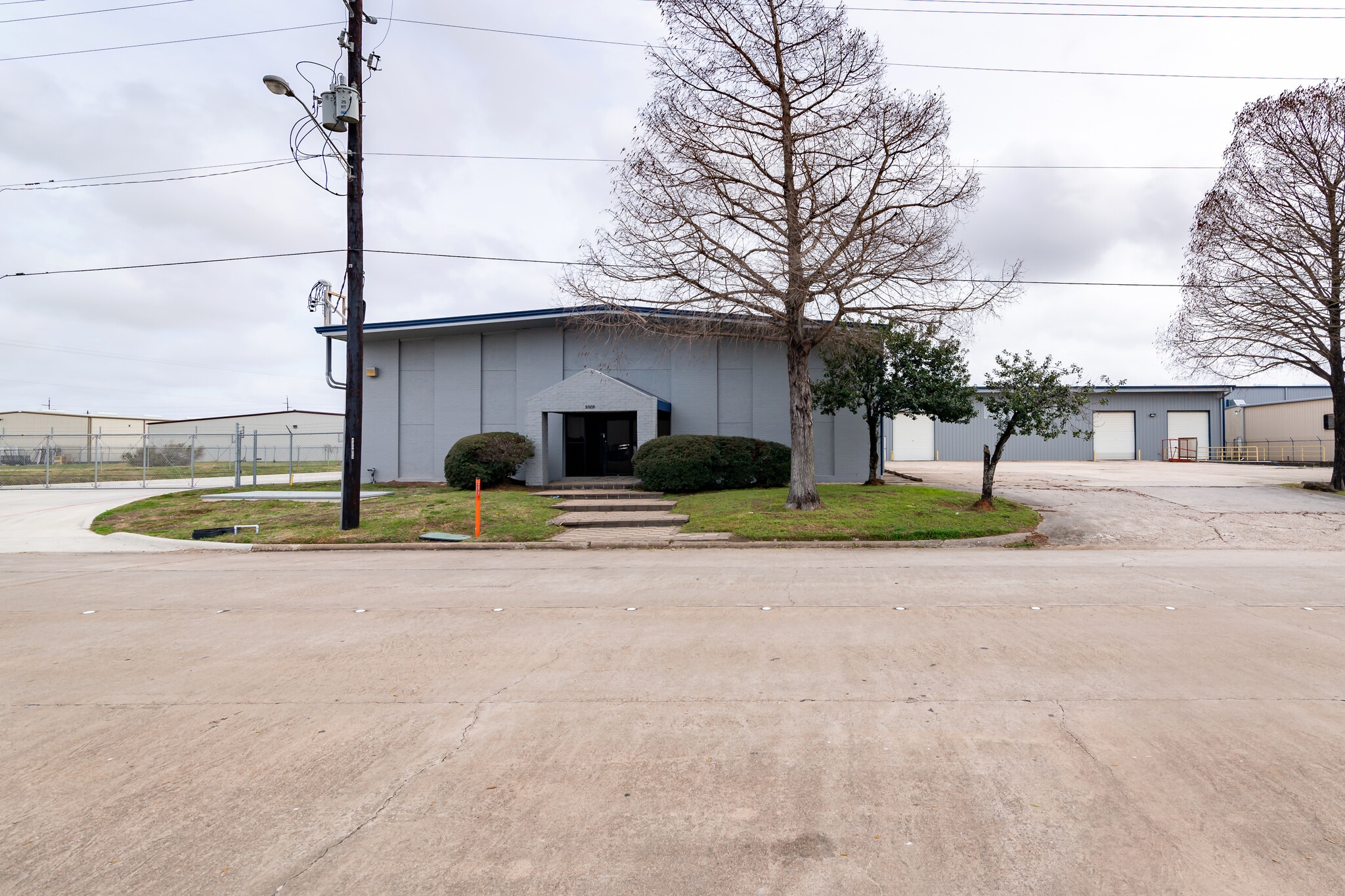 5805 Berry Brook Dr, Houston, TX for lease Primary Photo- Image 1 of 7