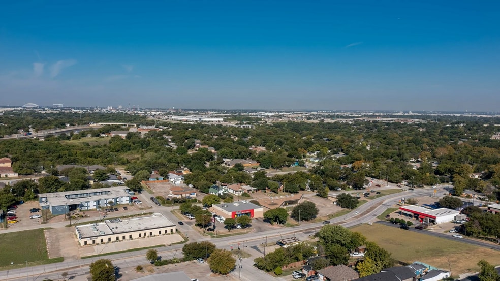 517 N Carrier Pky, Grand Prairie, TX for lease - Aerial - Image 3 of 23
