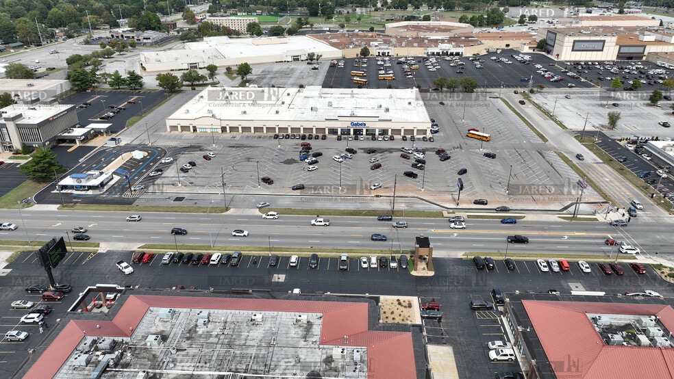 1533 E Battlefield Rd, Springfield, MO for lease - Building Photo - Image 3 of 7