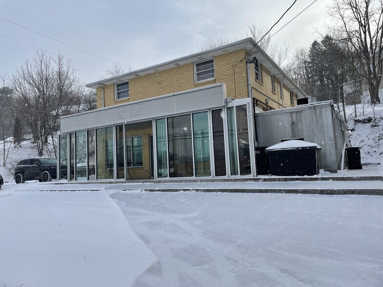 1017 Highland Ave, Greensburg, PA for sale - Building Photo - Image 1 of 26