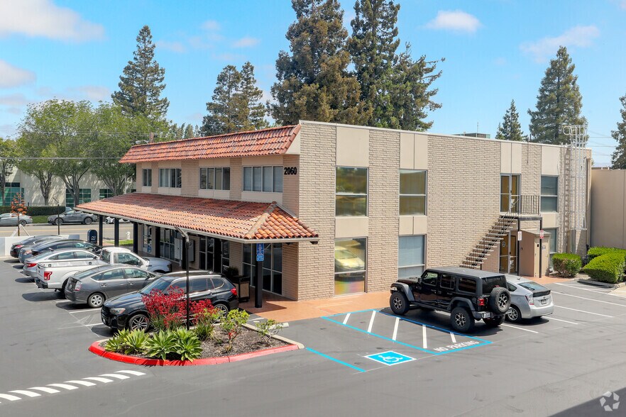 2060 Walsh Ave, Santa Clara, CA à louer - Photo du bâtiment - Image 2 de 26