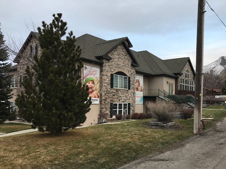 2505 E 3300 S, Salt Lake City, UT à vendre - Photo du bâtiment - Image 2 de 26
