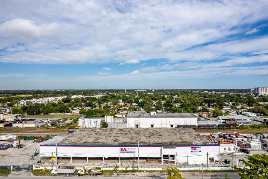 1015 NW 72nd St, Miami, FL for sale - Building Photo - Image 3 of 8