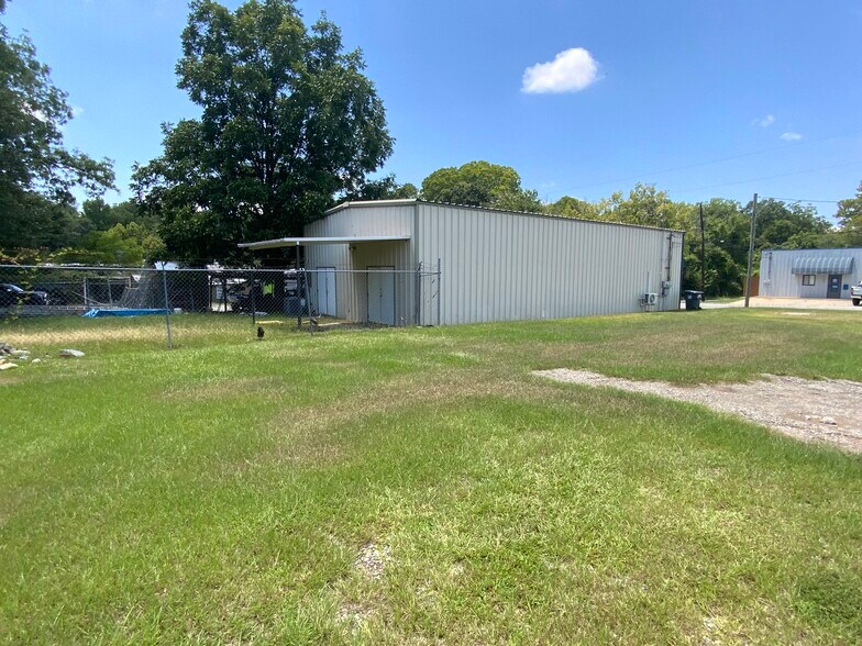 1236 11th Ave, Phenix City, AL à louer - Photo du bâtiment - Image 3 de 5