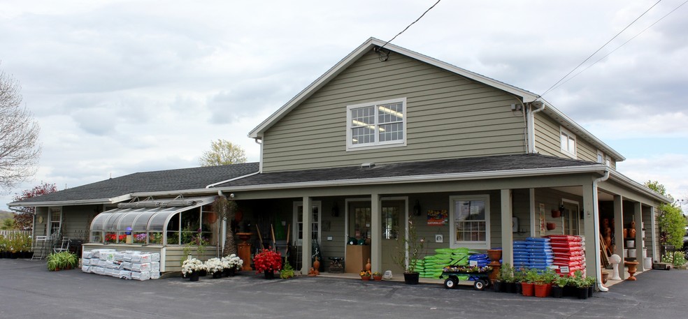 6611 State Route 5 and 20, Bloomfield, NY à vendre - Photo principale - Image 1 de 1