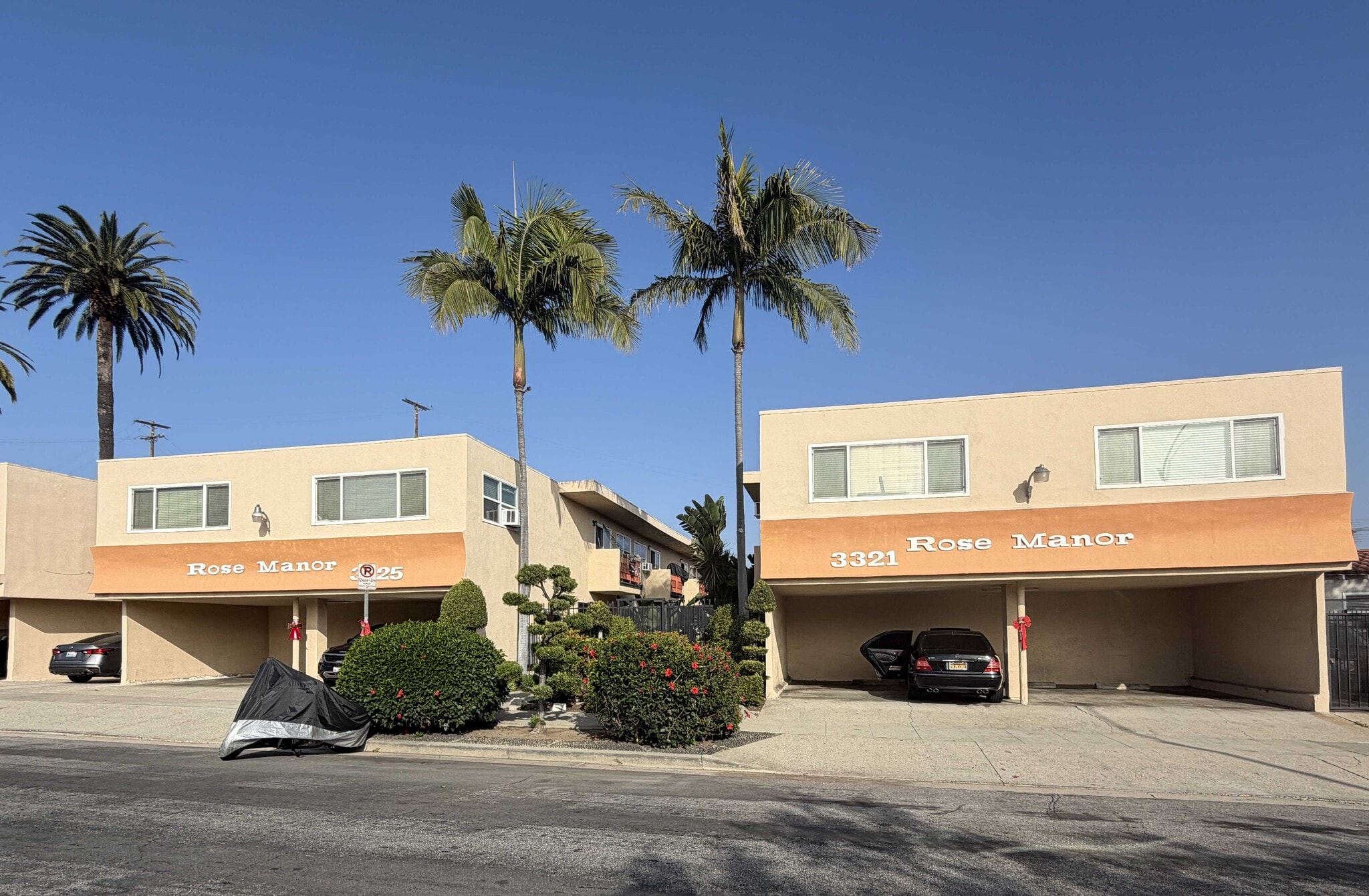 ROSE MANOR & CRENSHAW CAPRI portfolio of 2 properties for sale on LoopNet.ca Primary Photo- Image 1 of 3