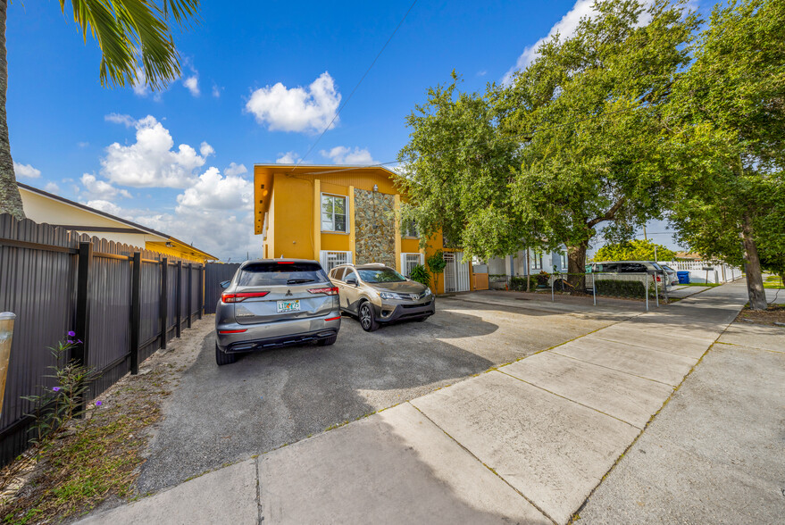 3090 NW 27th St, Miami, FL à vendre - Photo principale - Image 1 de 36