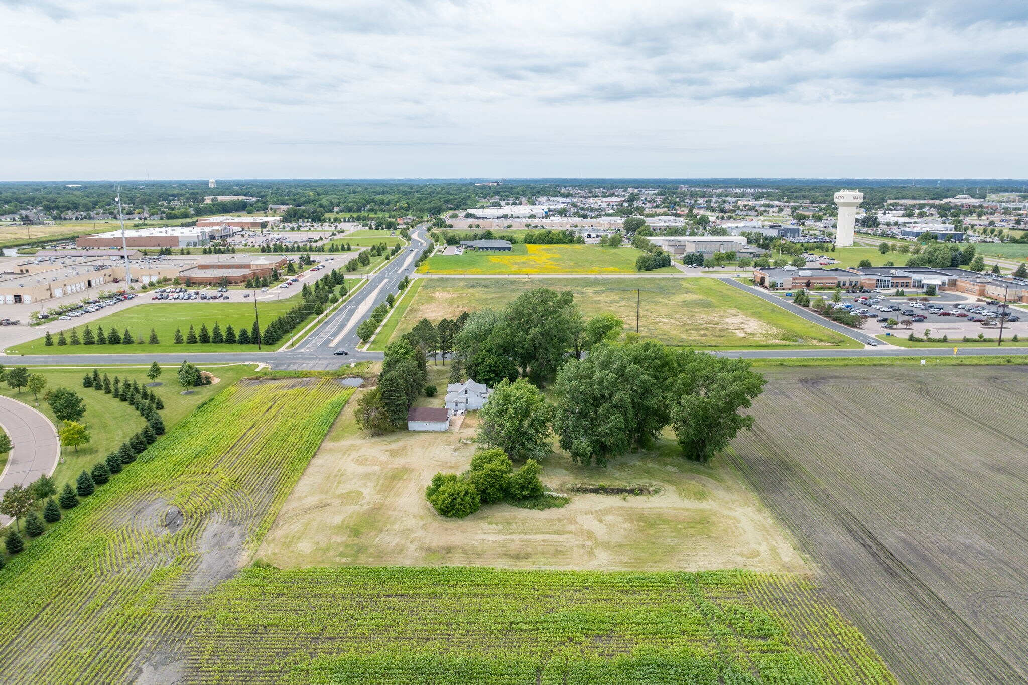 21529 586th Ave, Mankato, MN for sale Primary Photo- Image 1 of 18